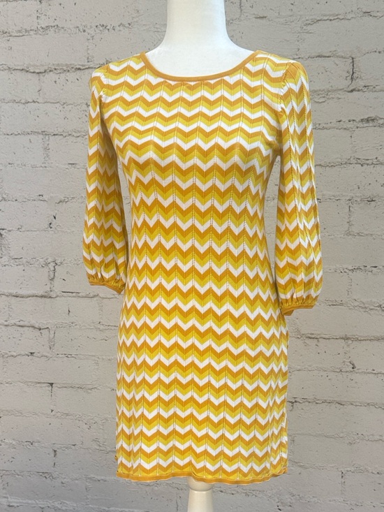 Alice + Olivia Dresses & Skirts - Alice + Olivia Yellow Chevron Pointelle Knit Mini Dress Size XS